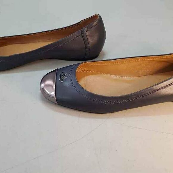 Coach Designer Chelsea Dark Blue Leather Flat Shoes Women's Size 8.5 B - Picture 1 of 5